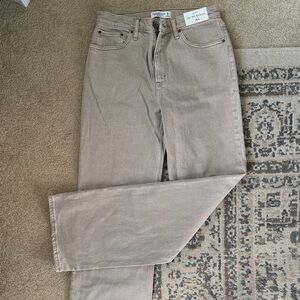 Abercrombie & Fitch Women's Straight Leg Jeans in Taupe